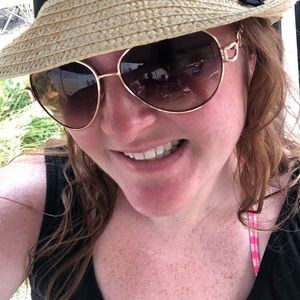 Meet your Posher, Lacey